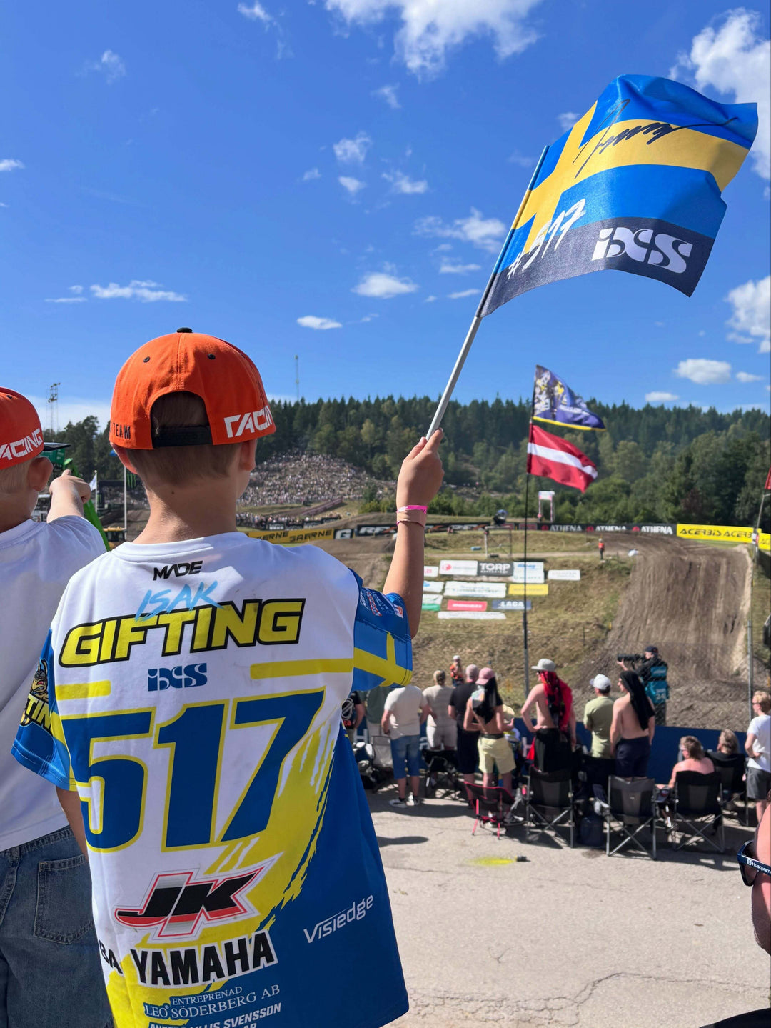 GIFTING 517 Support T-shirt Förbeställning